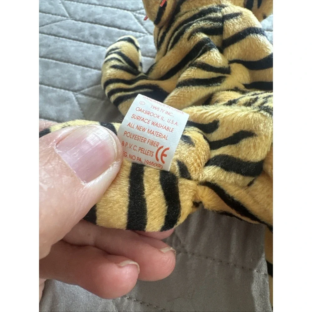 TY Beanie Baby - STRIPES‎ the Tiger (8.5 inch)
